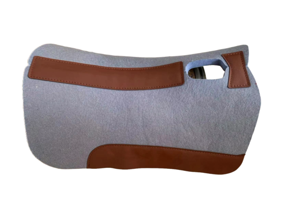 light gray saddle pad