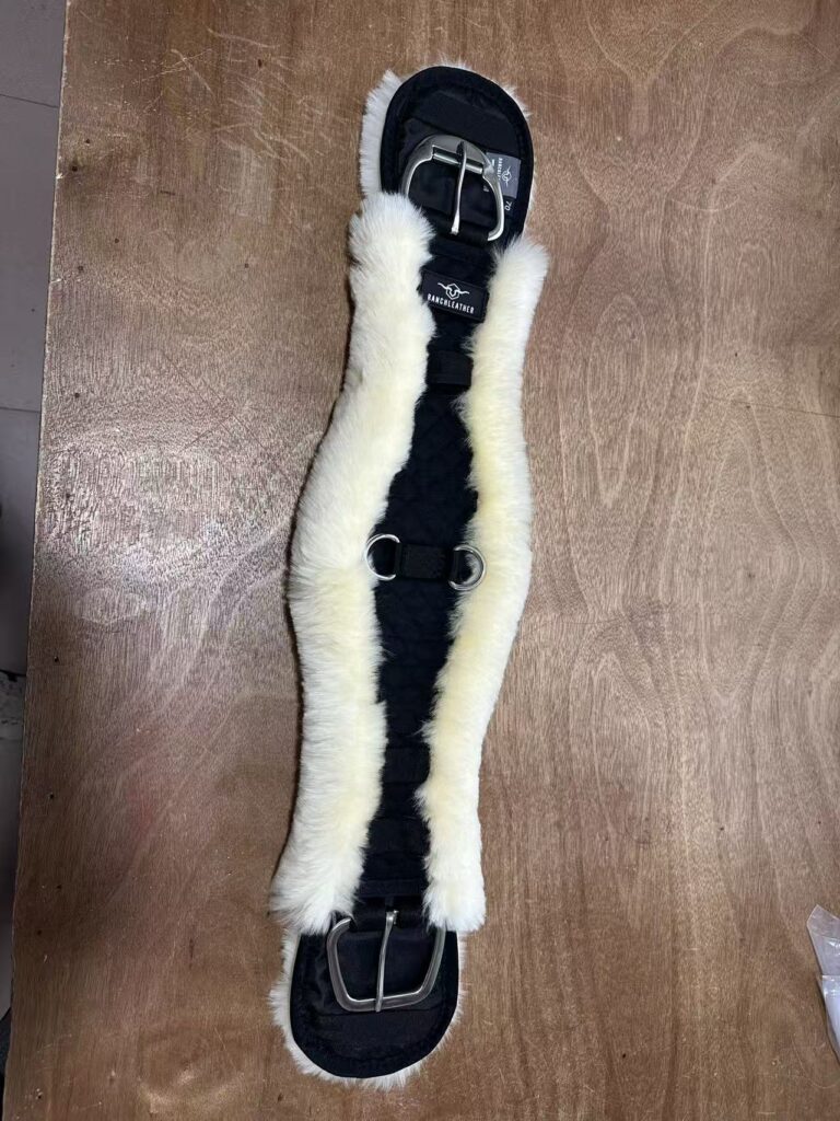Sheepskin Western Cinch – Black/Natural