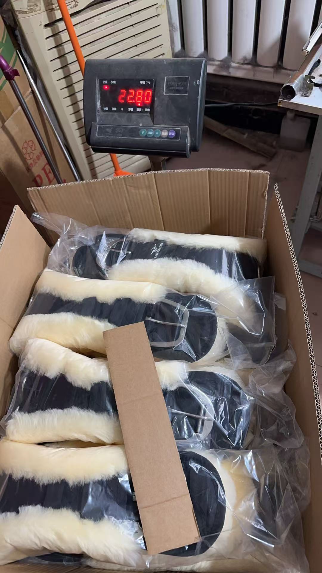 Shipment packing reference; final carton quantity and weight are order-specific.